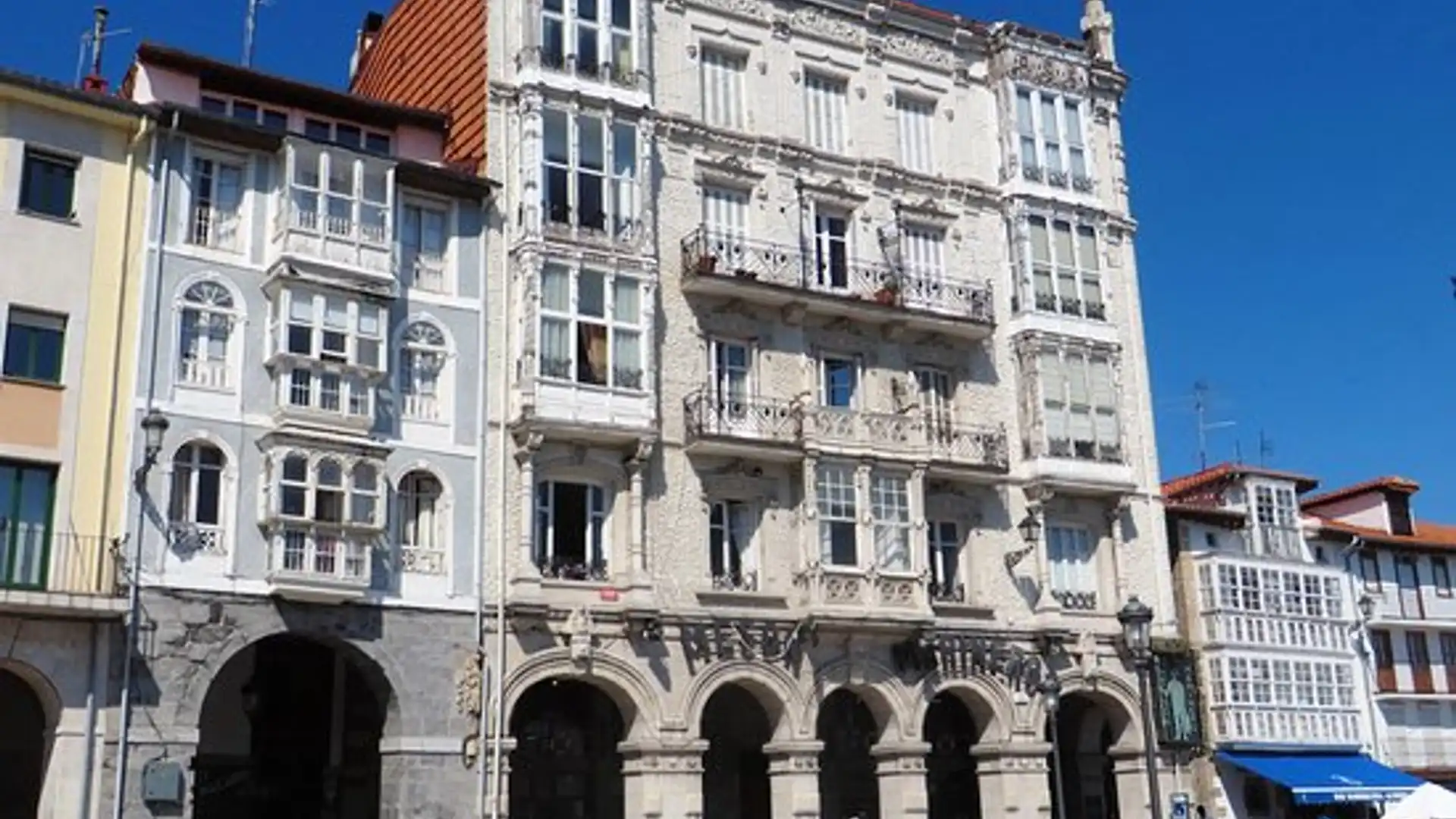 Exterior view of Flat for sale in Castro-Urdiales  with Heating, Parquet flooring and Balcony