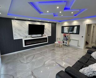 Sala d'estar de Casa o xalet en venda en Iruña Oka / Iruña de Oca amb Calefacció, Jardí privat i Terrassa