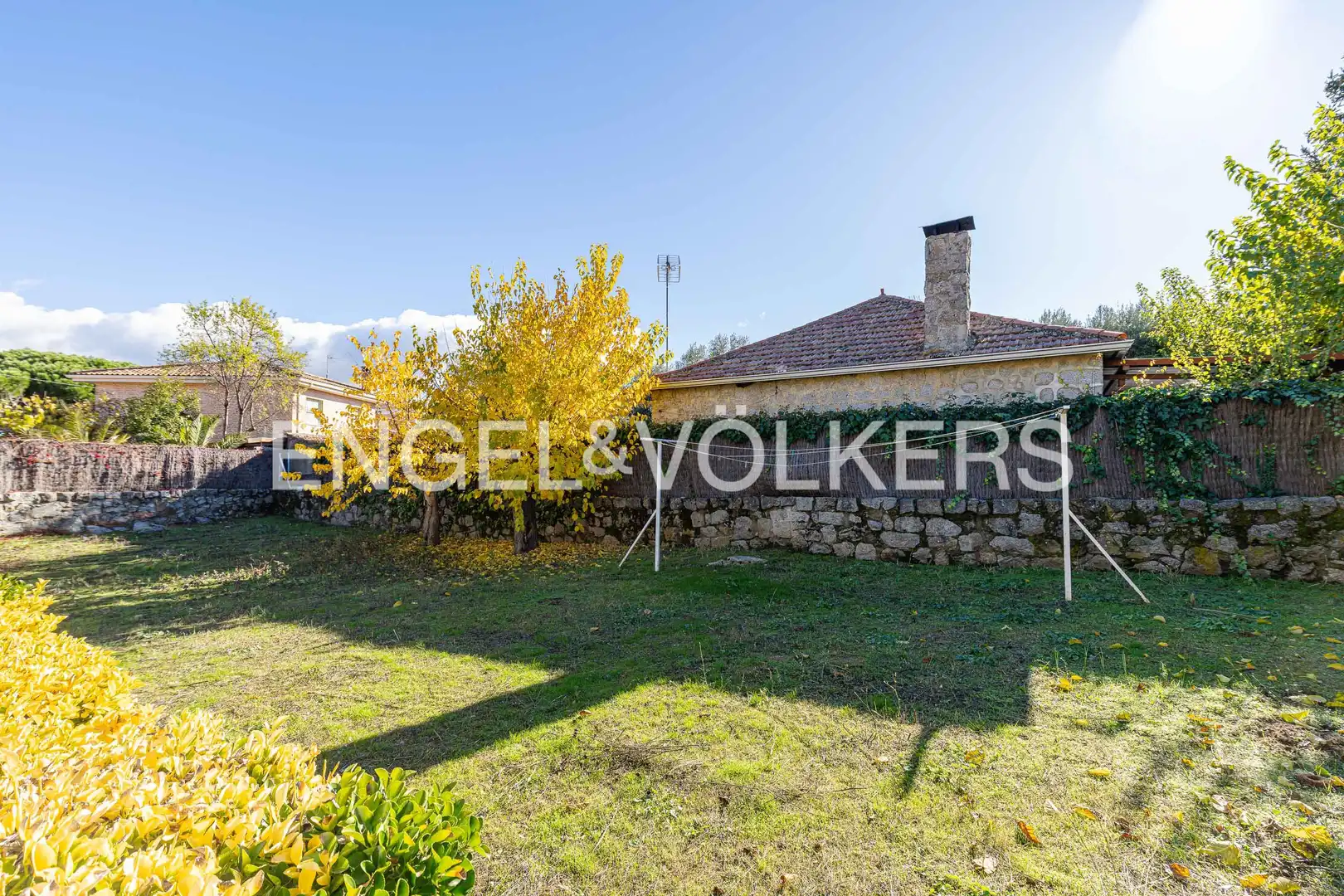 Vista exterior de Casa o xalet en venda en Galapagar amb Calefacció i Jardí privat