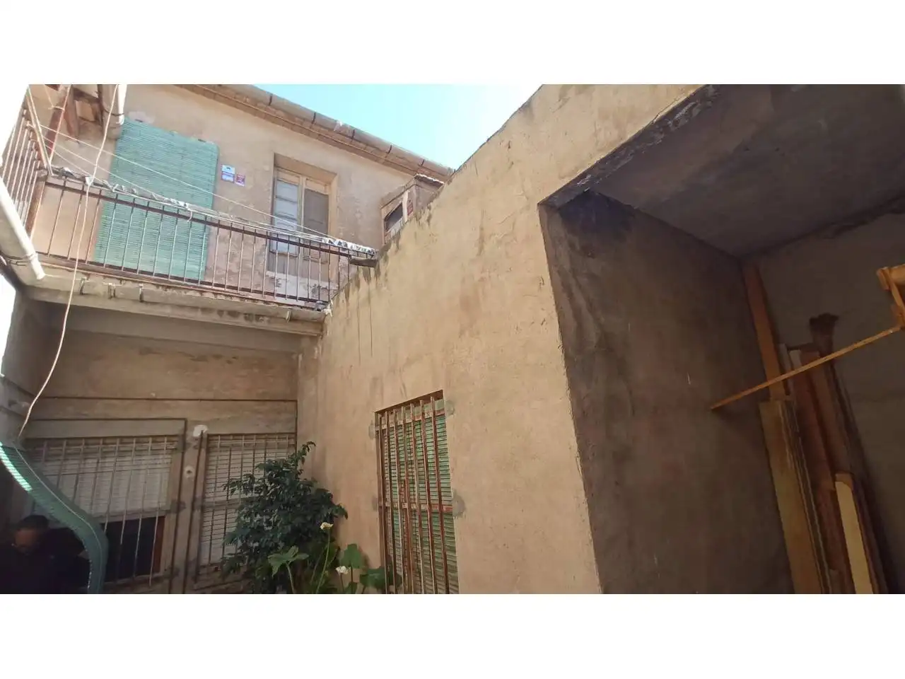 Houses for sale in Calle CAMPOAMOR, Centro