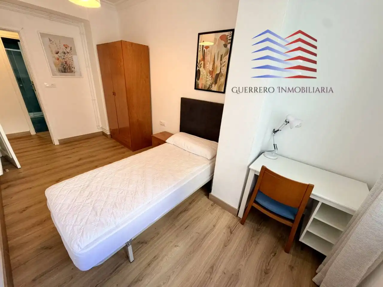 Habitación de Piso de alquiler en Ourense Capital  con Calefacción, Parquet y Alarma