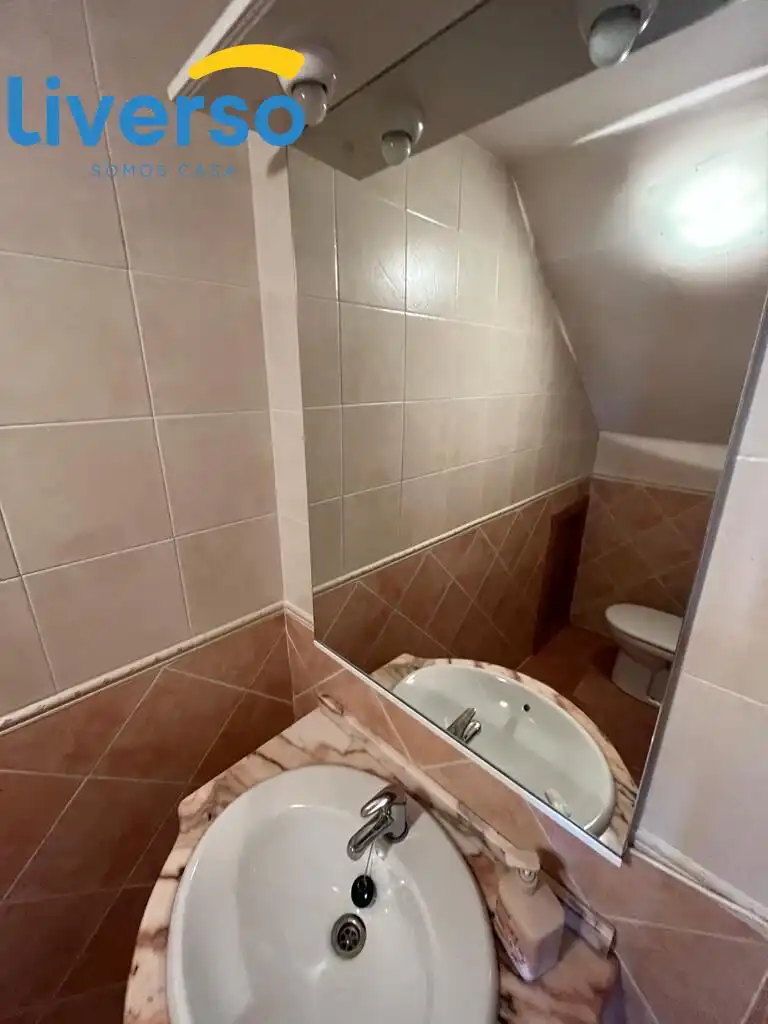 Baño de Finca rústica en venta en Villaquirán de los Infantes con Calefacción, Terraza y Piscina