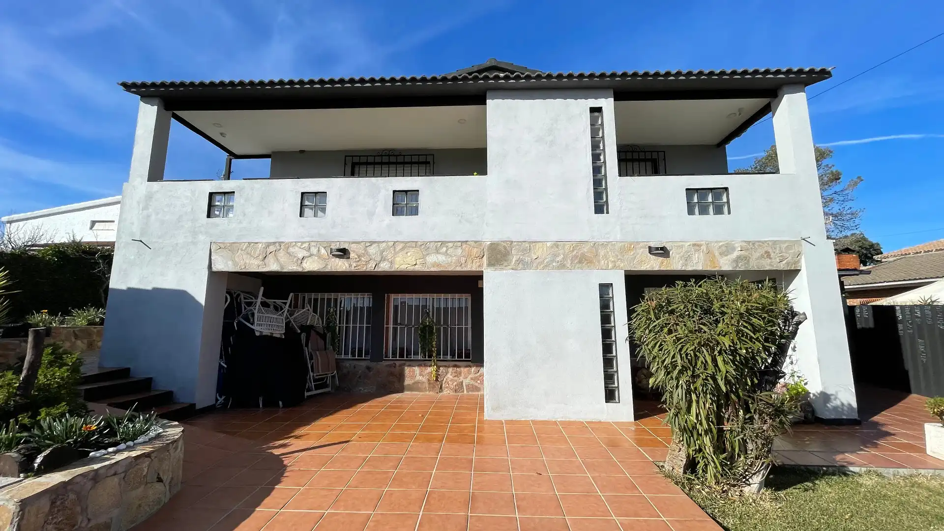 Vista exterior de Casa o xalet en venda en Santa Cruz del Retamar amb Calefacció, Jardí privat i Terrassa