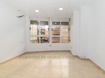 Office space with lift to rent in Casco Antiguo