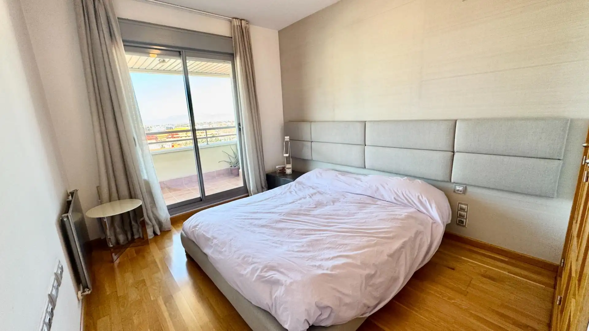 Flat for sale in Avenida Avenida de la Ilustración, 85, Campus de la Salud