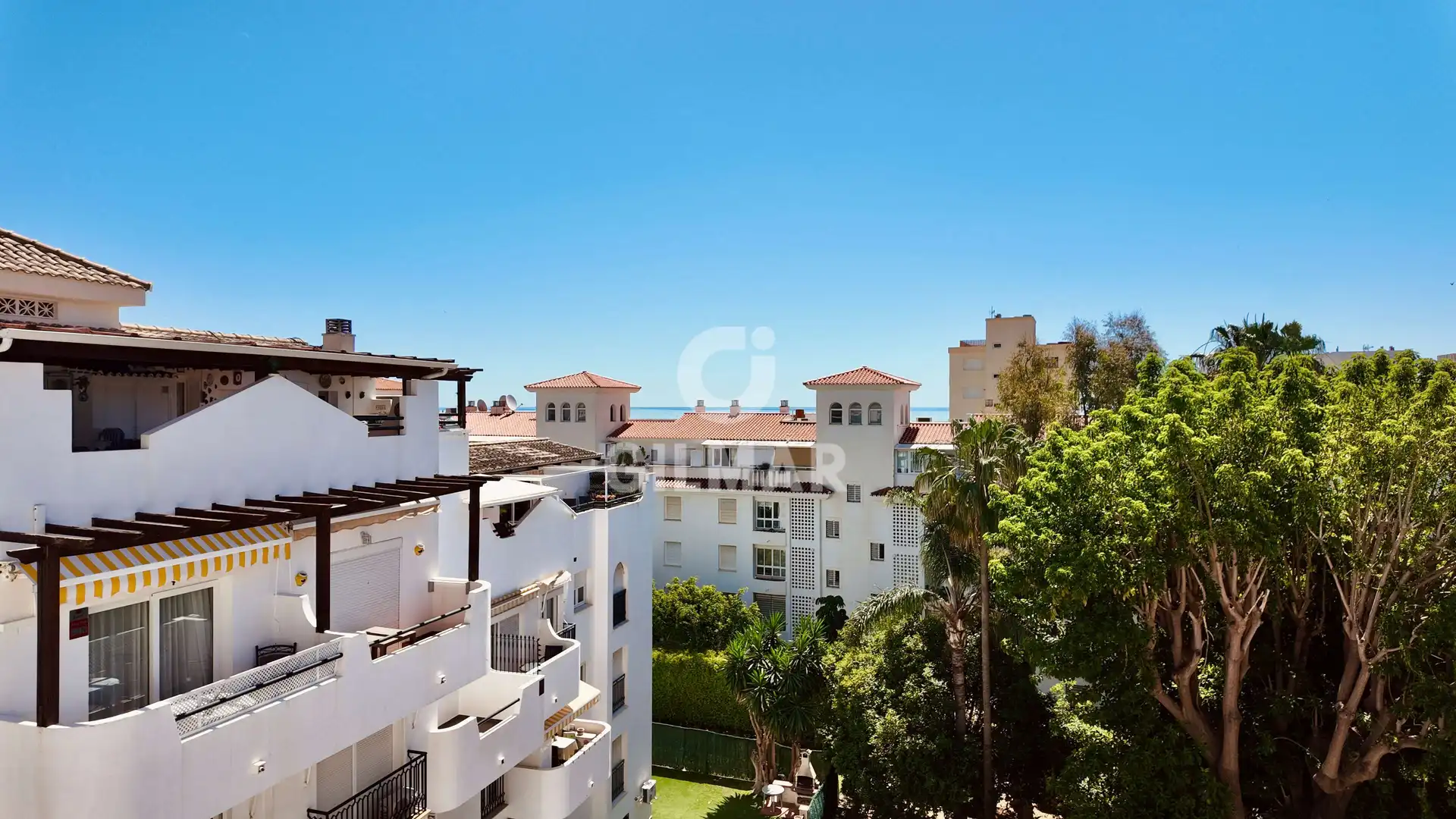 Vista exterior de Ático en venta en Torremolinos con Calefacción, Jardín privado y Trastero