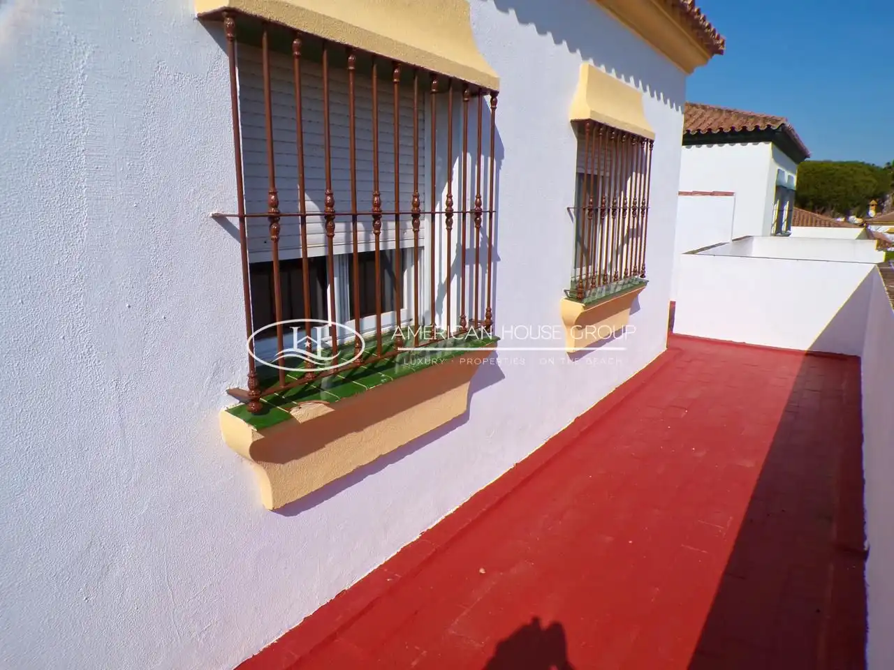 Vista exterior de Casa o xalet en venda en Chiclana de la Frontera amb Jardí privat