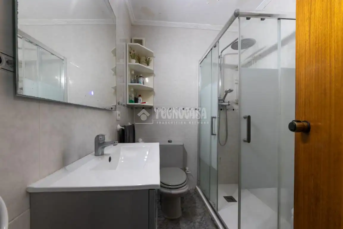 Baño de Piso en venta en Tarragona con Amueblado