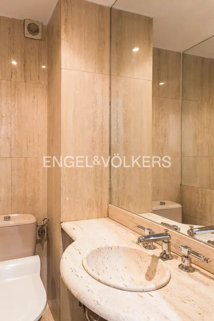 Badezimmer von Wohnung zum Verkauf in Madrid mit Klimaanlage, Heizung und Abstellraum