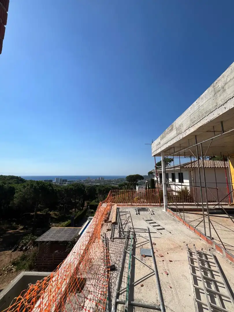 Terrasse von Haus oder Chalet zum Verkauf in Castell d'Aro, Platja d'Aro i s'Agaró mit Klimaanlage, Heizung und Privatgarten