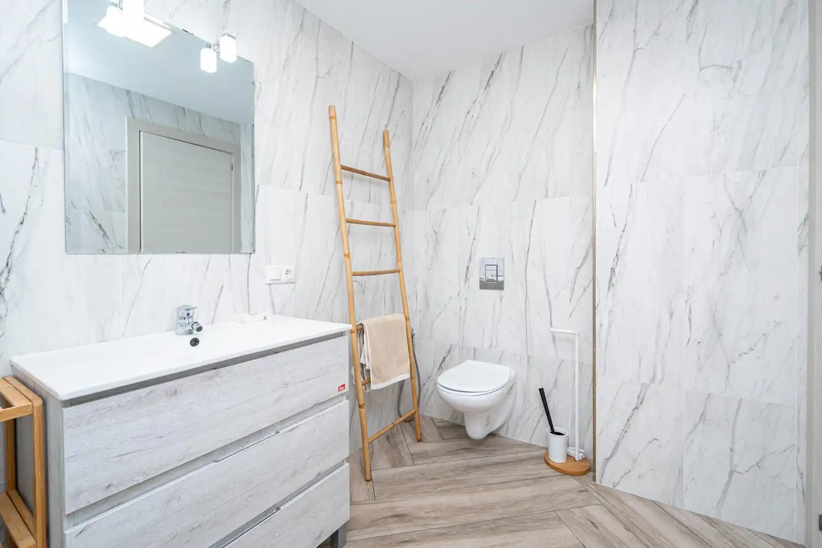 Bathroom of Attic for rent in Calvià  with Air Conditioner, Terrace and Balcony