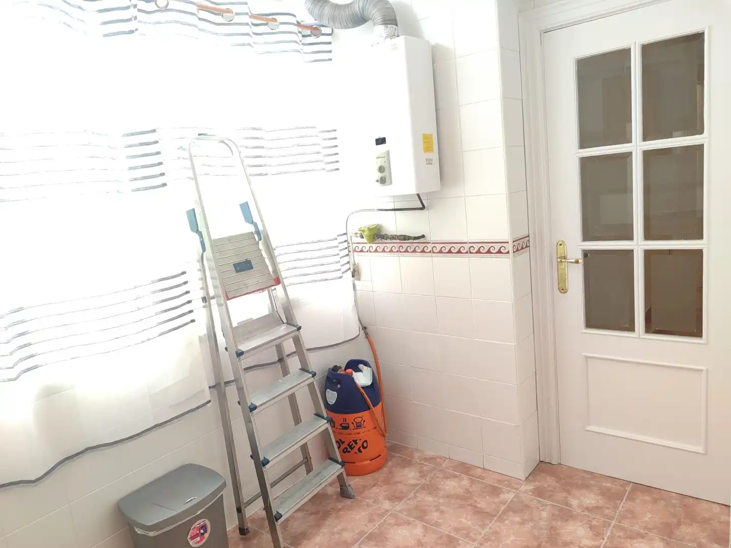 Bathroom of Flat for rent in Granada