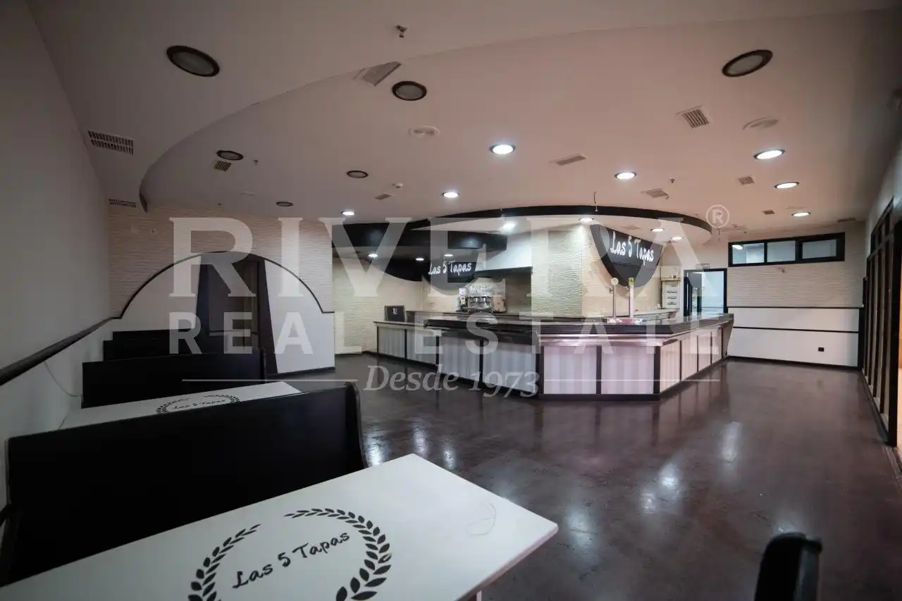 Local en venta en Vigo  con Terraza y Amueblado