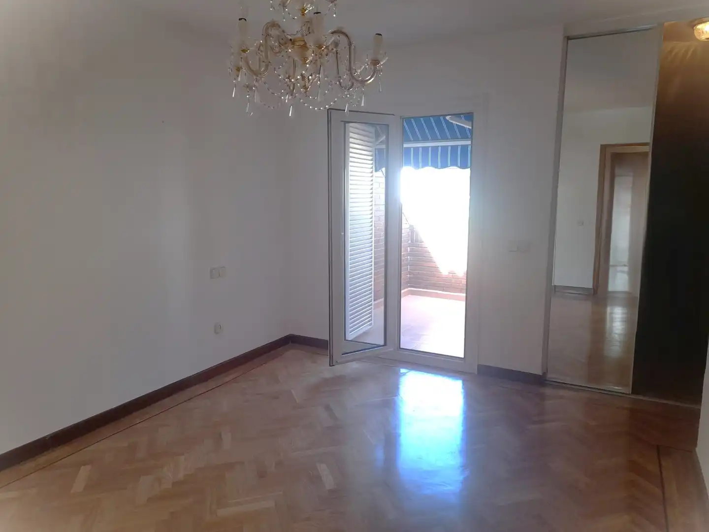 Comedor de Casa adosada en venta en Pozuelo de Alarcón con Aire acondicionado, Calefacción y Jardín privado