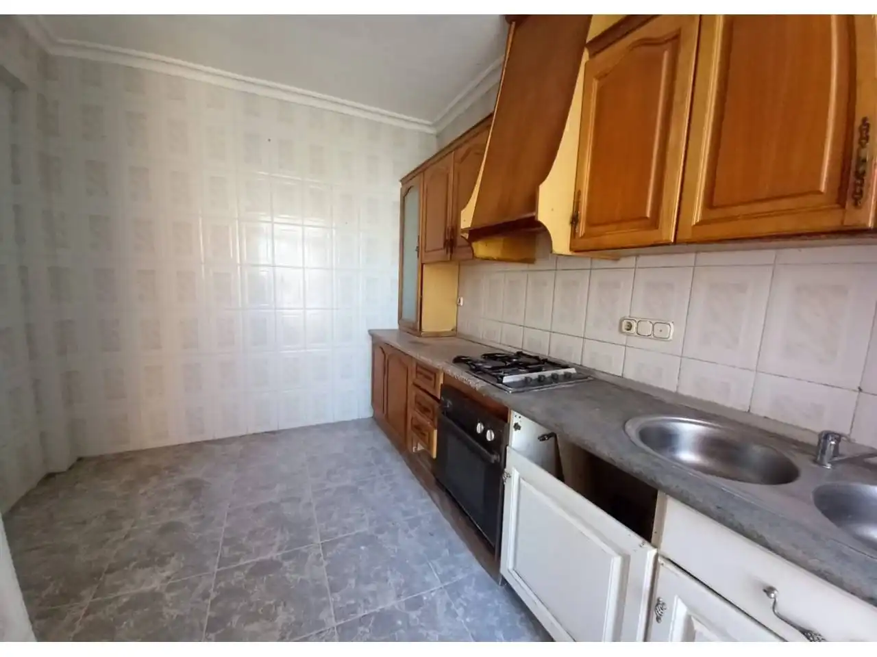 Küche von Wohnung zum Verkauf in Baza mit Terrasse