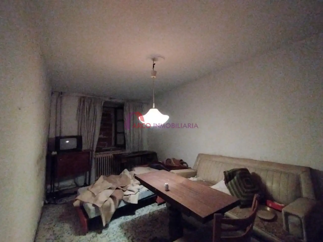 Sala d'estar de Casa adosada en venda en Arcos amb Calefacció, Jardí privat i Traster