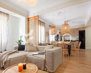 Sala d'estar de Apartament de lloguer en  Madrid Capital amb Aire condicionat