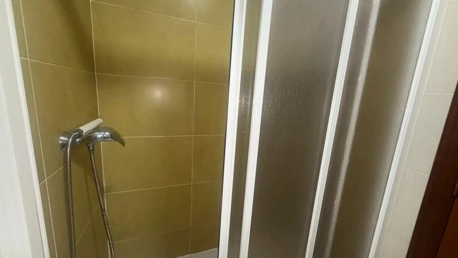 Badezimmer von Wohnung zur Miete in Ourense Capital  mit Heizung