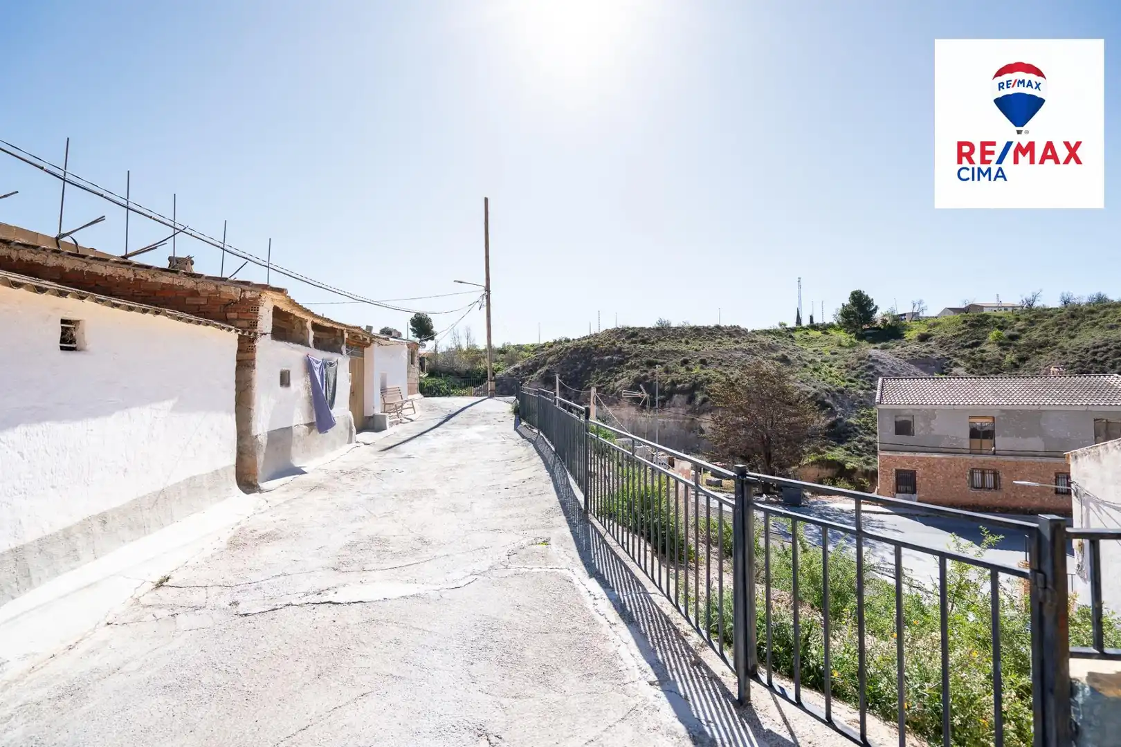 Exterior view of Houses for sale in Zújar