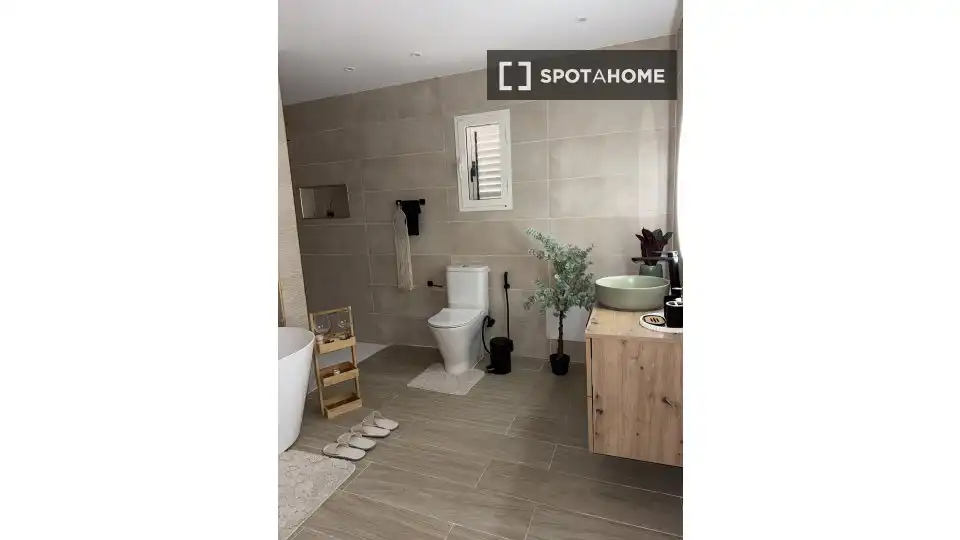 Baño de Apartamento para compartir en Tinajo con Aire acondicionado, Terraza y Amueblado