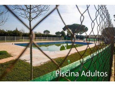 Chalet con piscina en venta en Urbanizacion CAMPING DE LA ALGABARRA