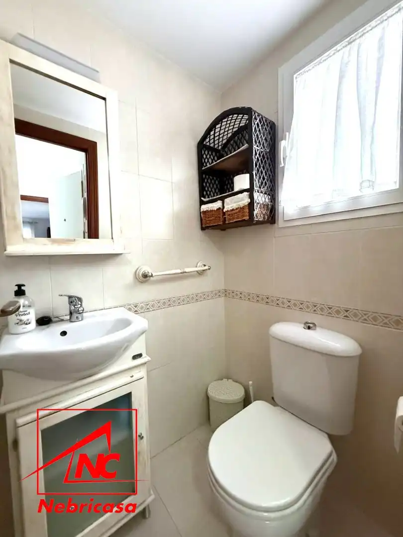 Bany de Casa o xalet en venda en Lebrija amb Aire condicionat i Jardí privat