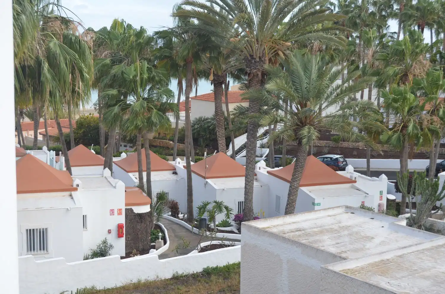 Außenansicht von Wohnung zum Verkauf in Pájara mit Privatgarten, Terrasse und Gemeinschaftspool