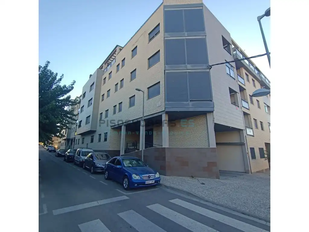 Piso con piscina en venta en Calle Madrid 2, imagen 2