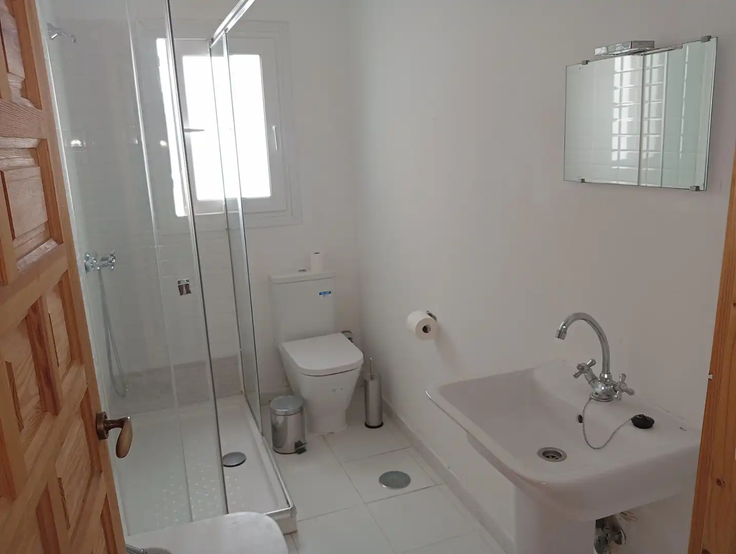 Badezimmer von Wohnung zur Miete in Sevilla mit Klimaanlage, Terrasse und Möbliert