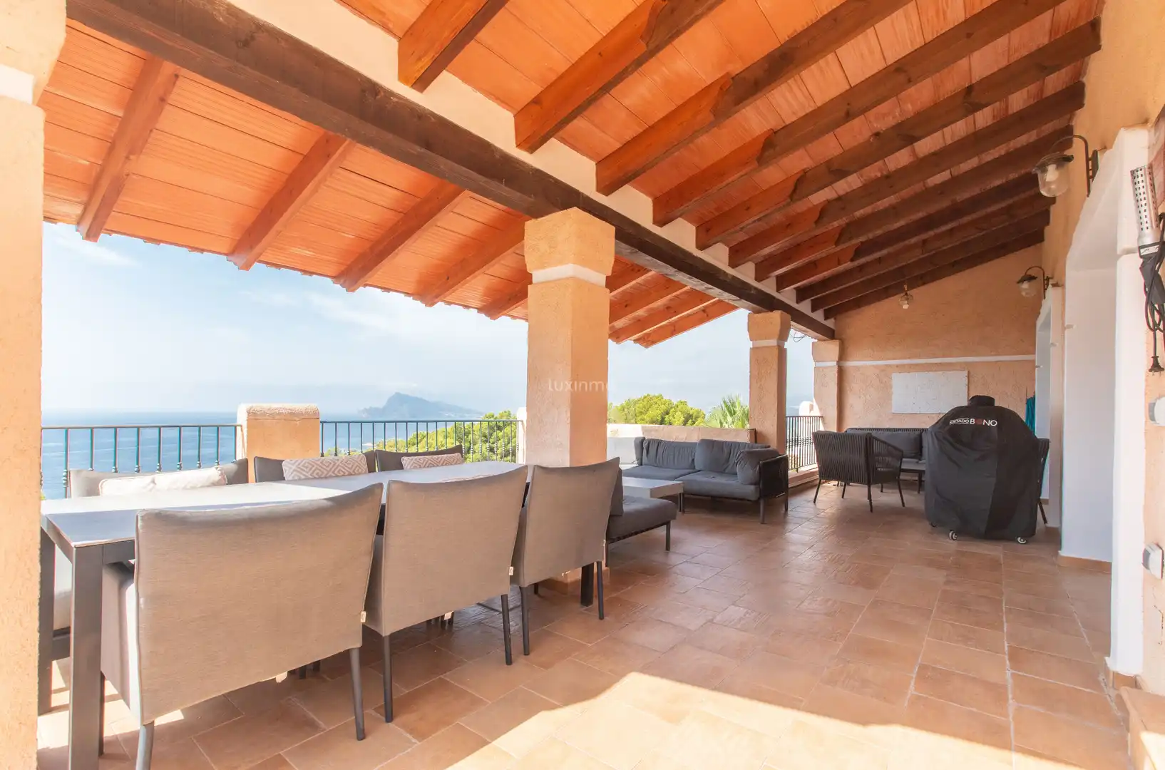 Terrasse von Einfamilien-Reihenhaus zum Verkauf in Altea mit Klimaanlage, Privatgarten und Terrasse