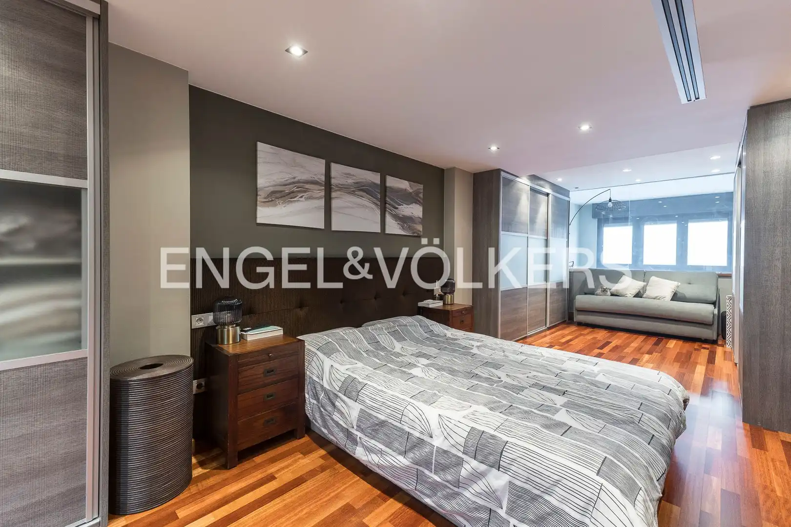 Bedroom of Duplexes for sale in Barcelona  with Heating, Parquet flooring and Furnished
