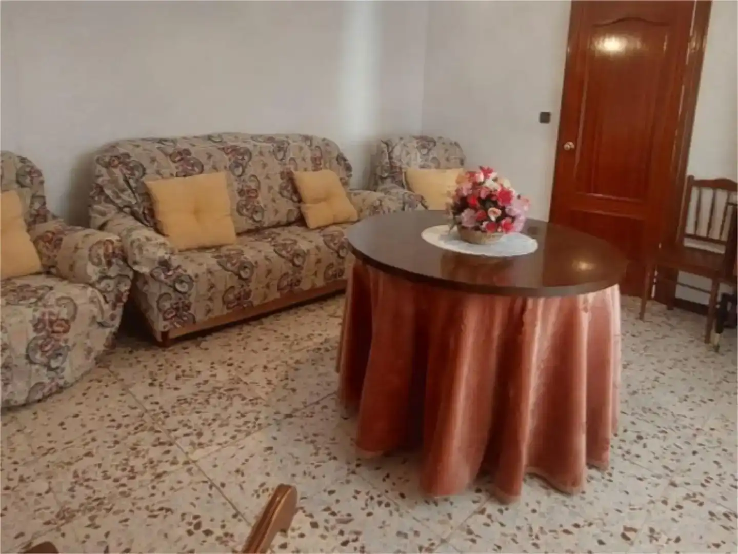 Sala de estar de Casa adosada en venta en Huesa con Aire acondicionado, Trastero y Amueblado