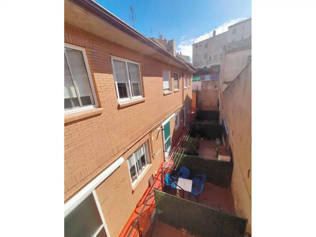 Vista exterior de Casa o xalet en venda en Burgos amb Calefacció, Parquet i Terrassa