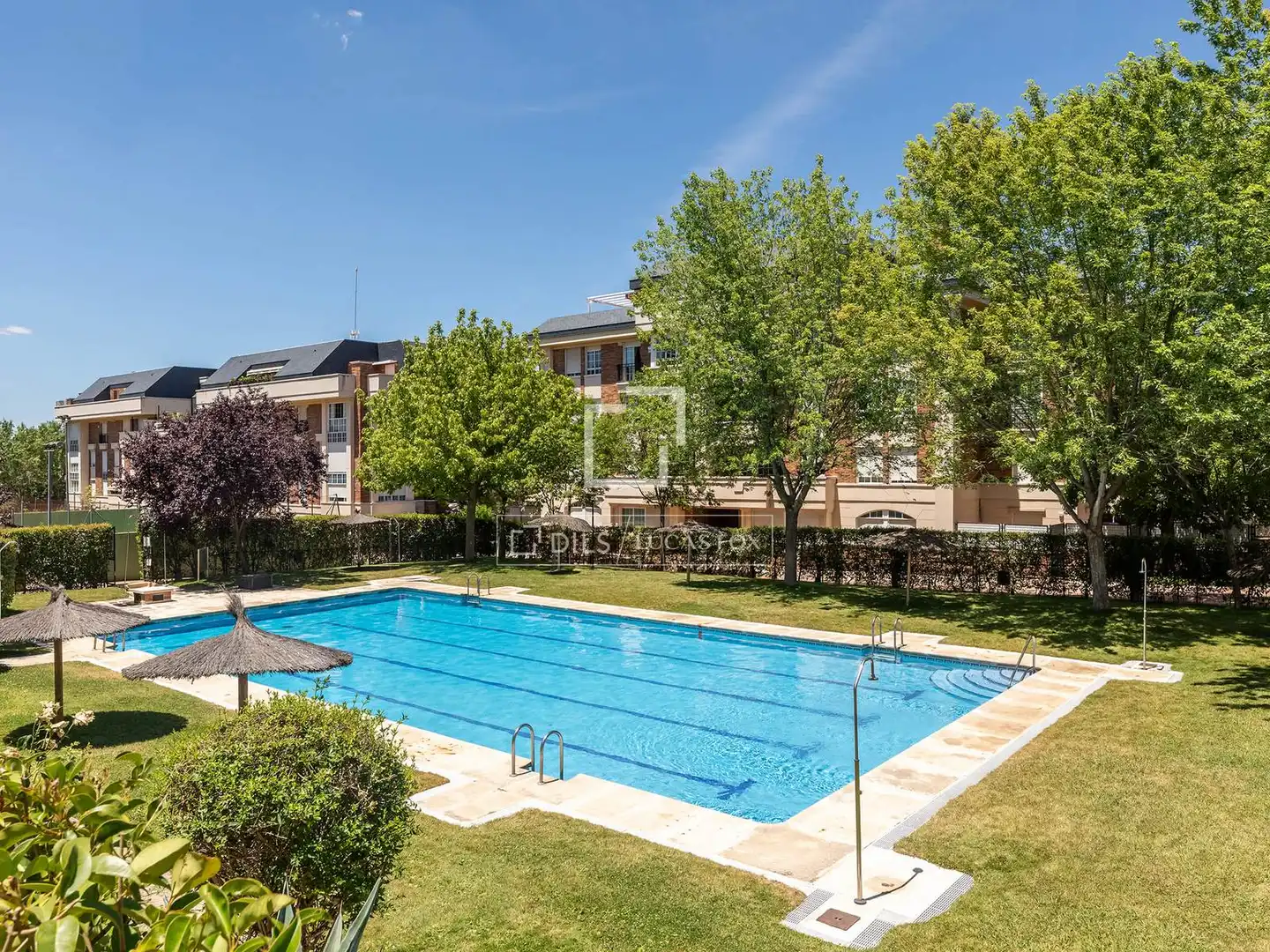 Swimming pool of Attic for sale in Majadahonda  with Terrace, Storage room and Swimming Pool