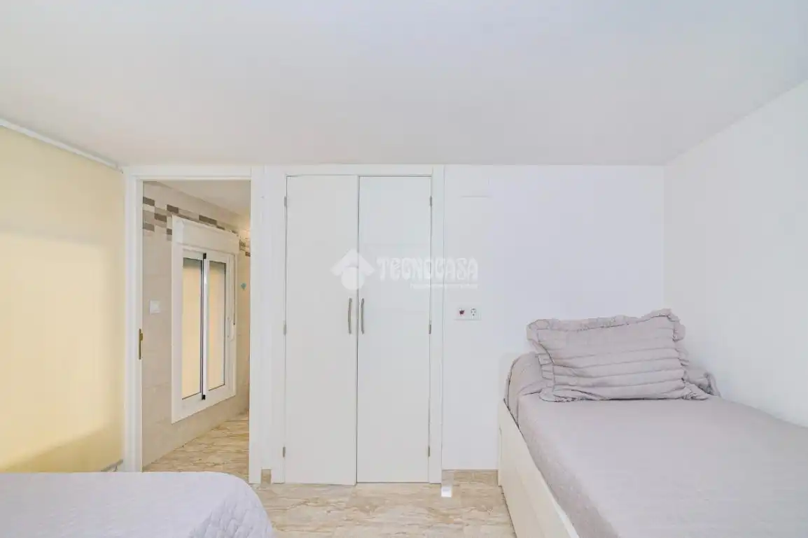 Bedroom of Flat for sale in Lucena  with Air Conditioner
