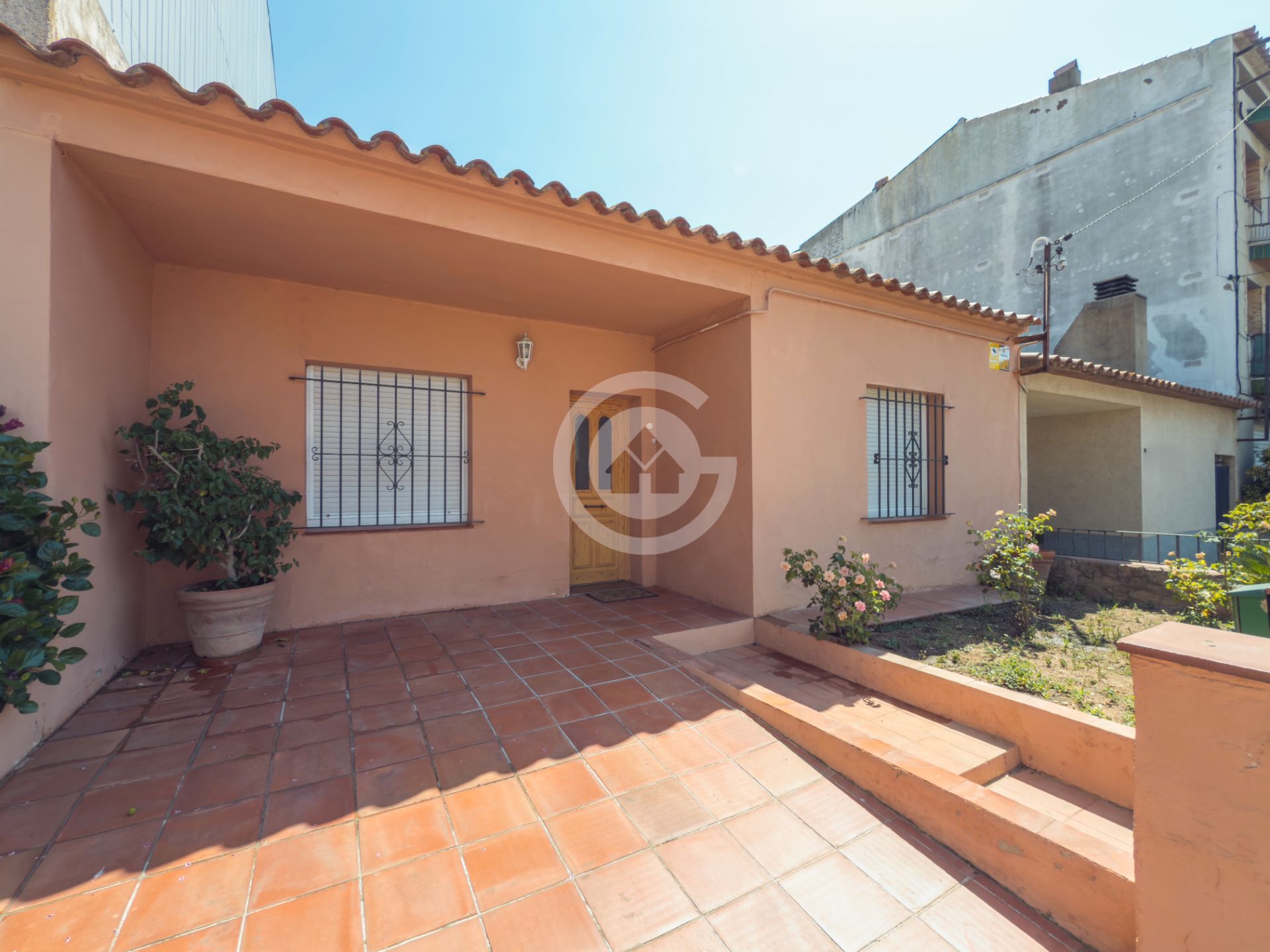 Vista exterior de Casa adosada en venda en Palafrugell amb Calefacció, Jardí privat i Terrassa