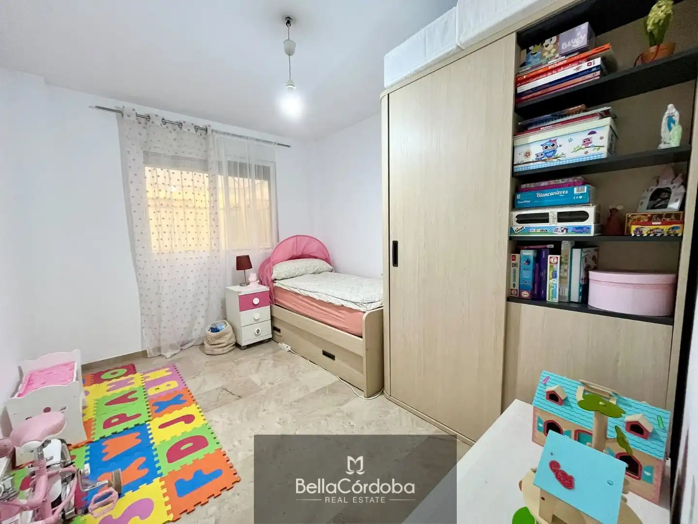 Habitación de Piso en venta en Córdoba con Aire acondicionado, Terraza y Trastero