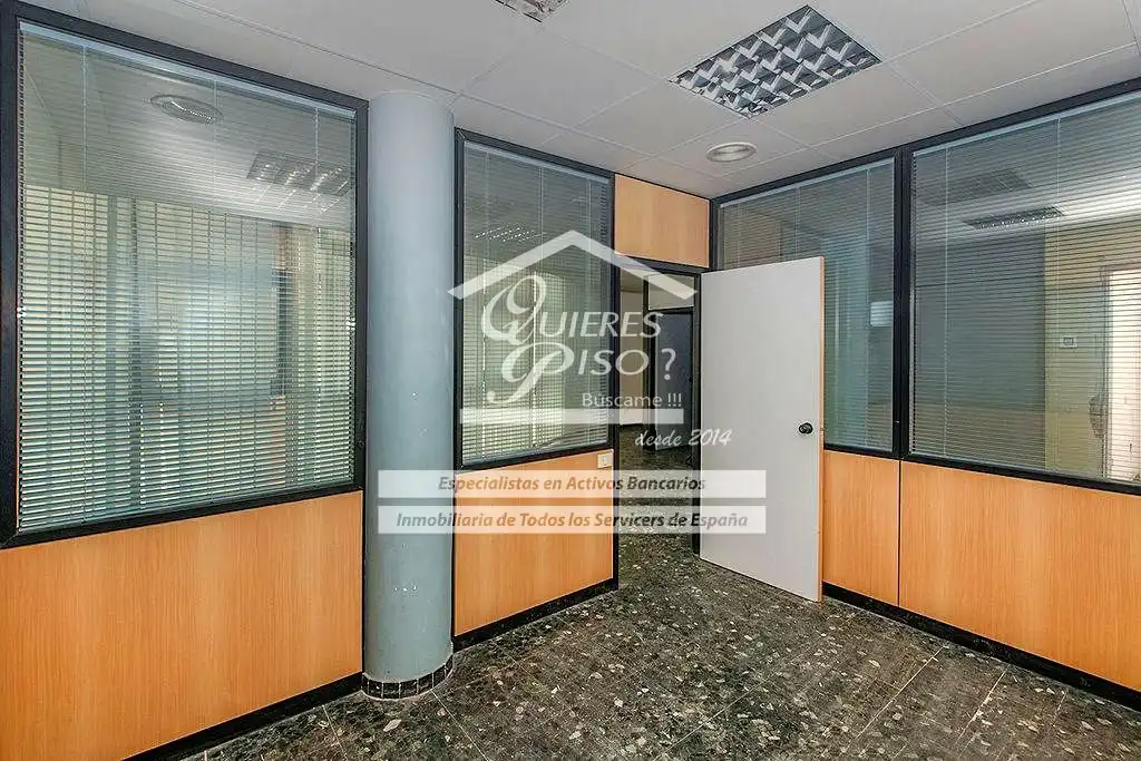 Office space with lift for sale in Calle Veintinueve de Abril, imagen 19