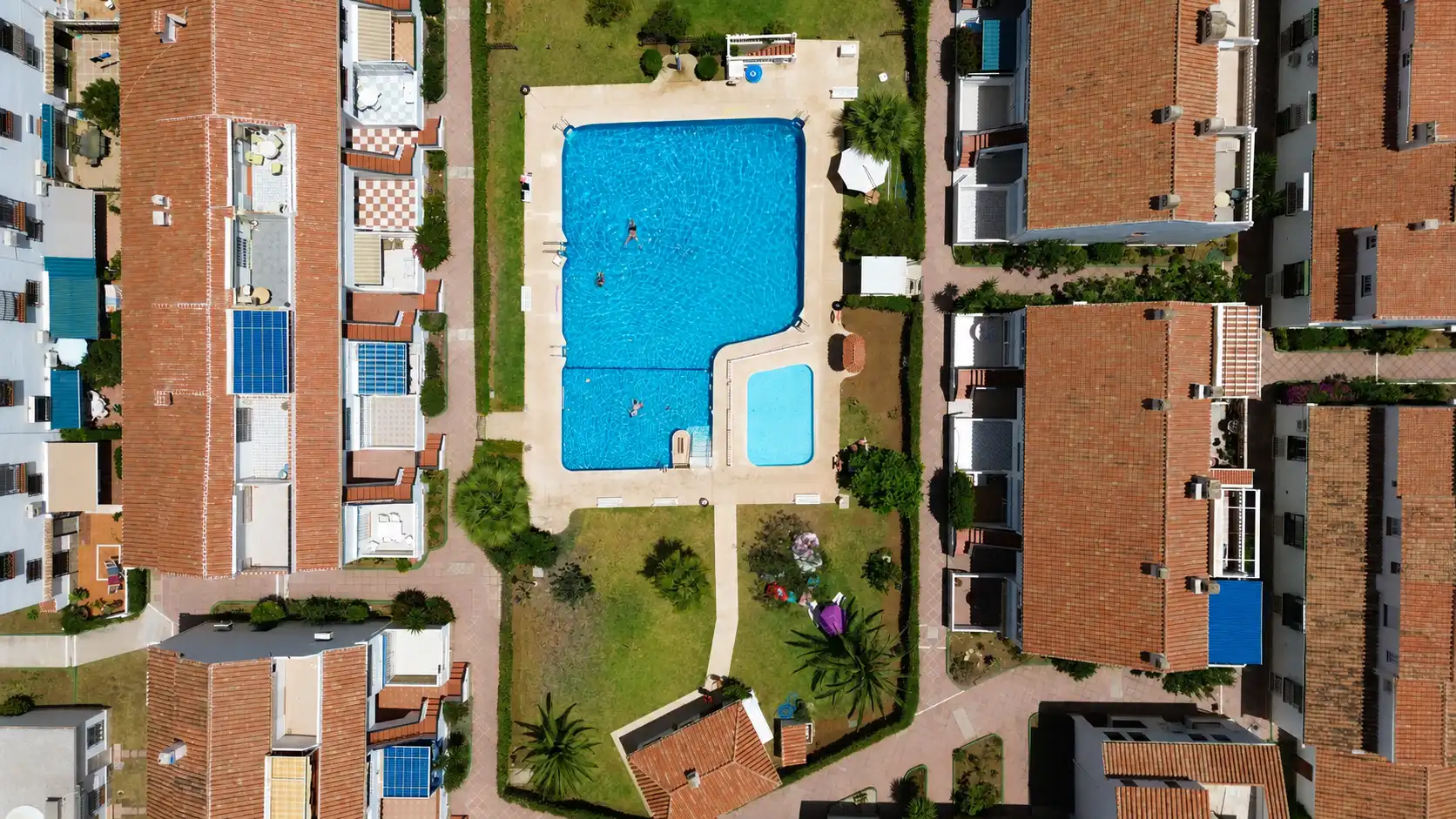 Adossat amb piscina en venda a Centro Internacional