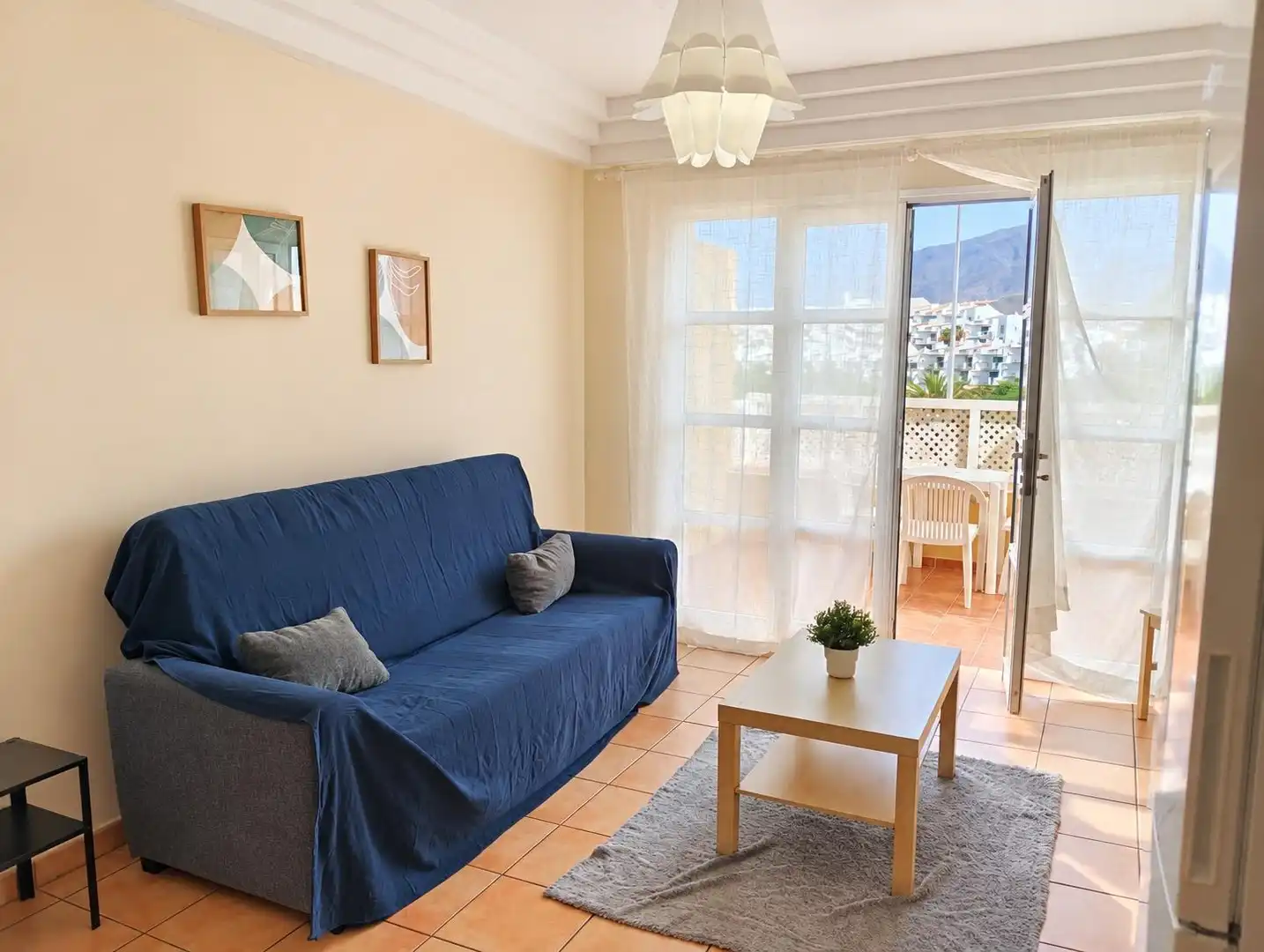 Sala de estar de Estudio en venta en Adeje con Piscina comunitaria