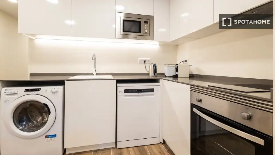 Cocina de Piso de alquiler en Valencia con Aire acondicionado, Calefacción y Amueblado