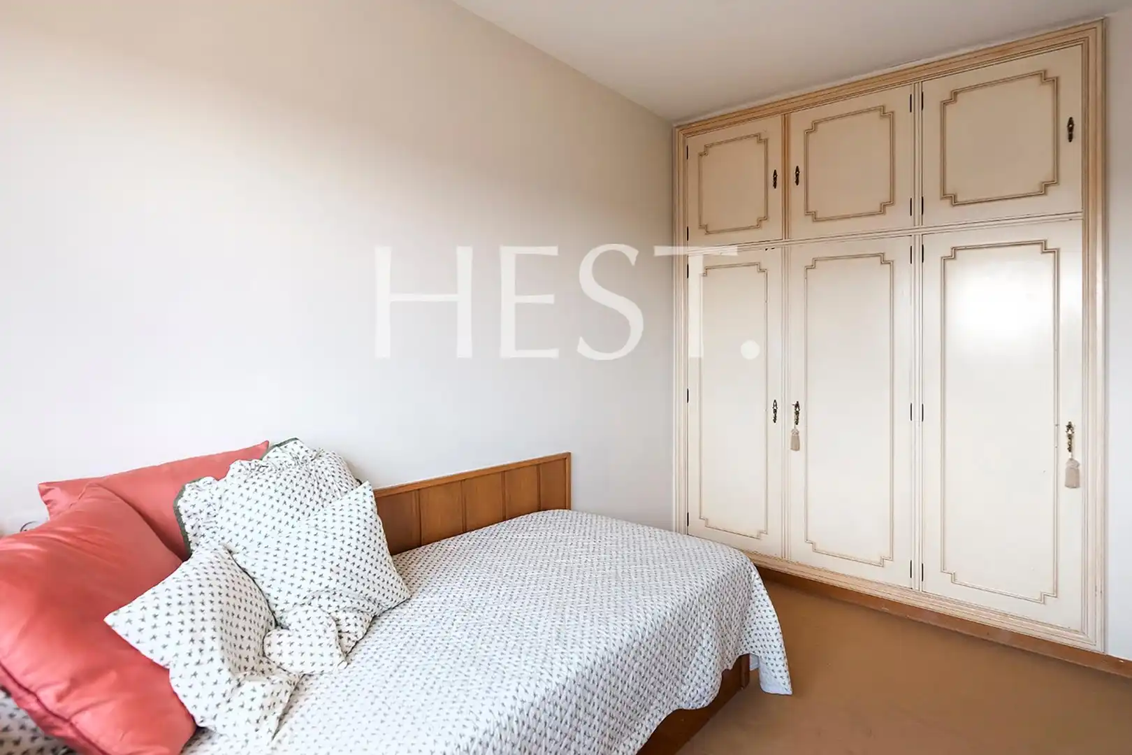 Habitación de Piso de alquiler en Barcelona con Calefacción, Jardín privado y Parquet