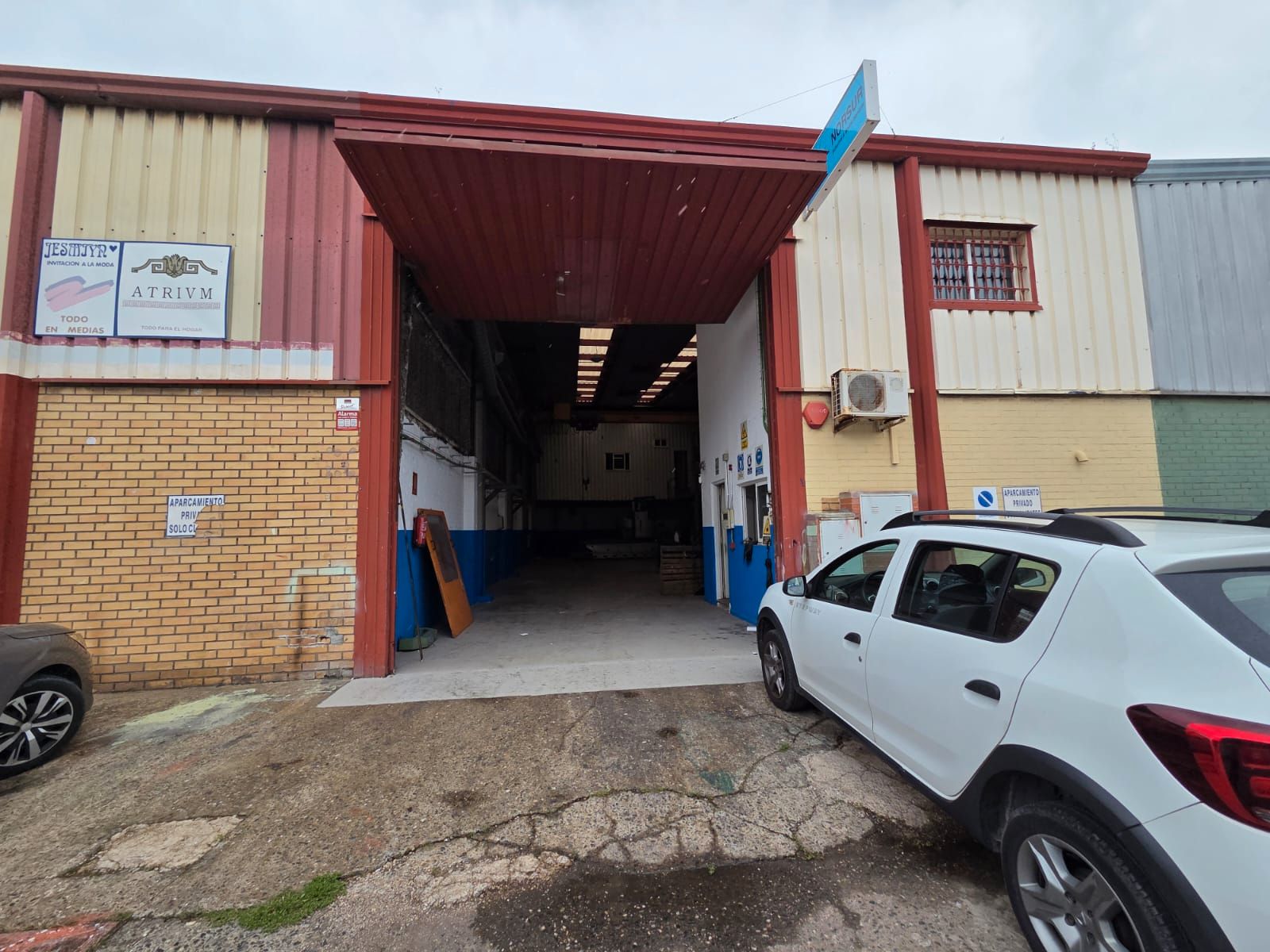 Industrial buildings for sale in Los Barrios