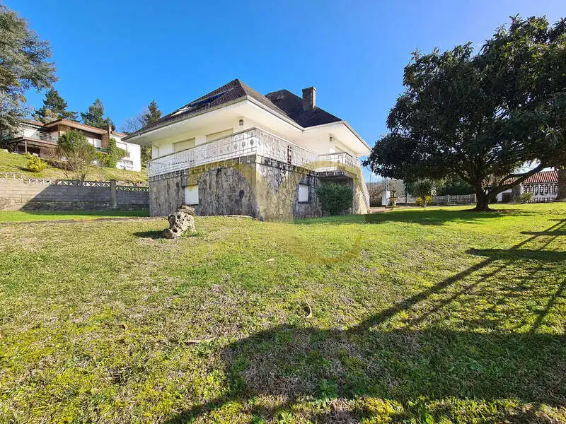 Vista exterior de Casa o xalet en venda en Villaviciosa amb Calefacció, Jardí privat i Terrassa