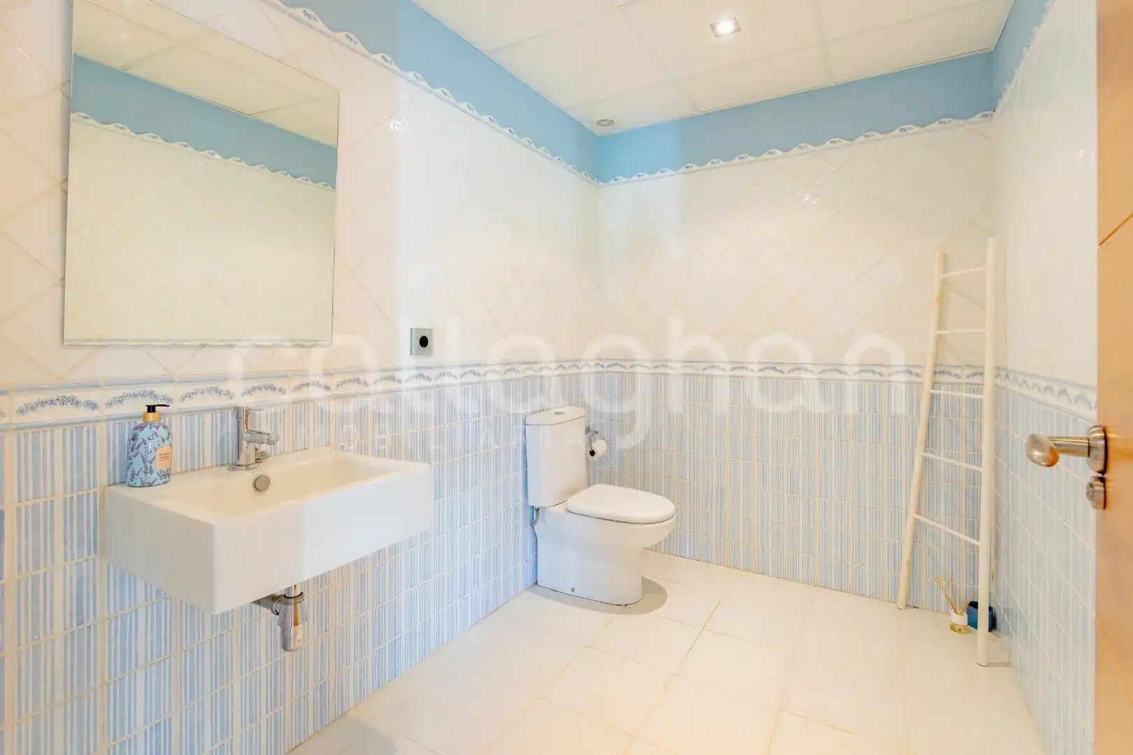 Baño de Casa o chalet en venta en Chiva con Aire acondicionado, Calefacción y Jardín privado
