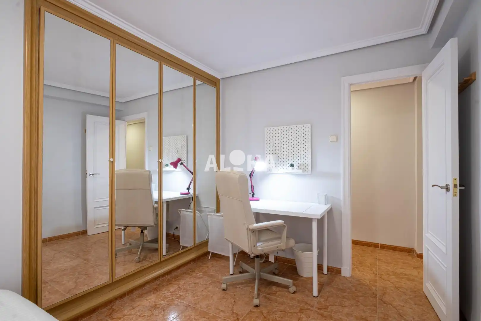 Dormitori de Apartament de lloguer en Moncada amb Aire condicionat, Moblat i Balcó