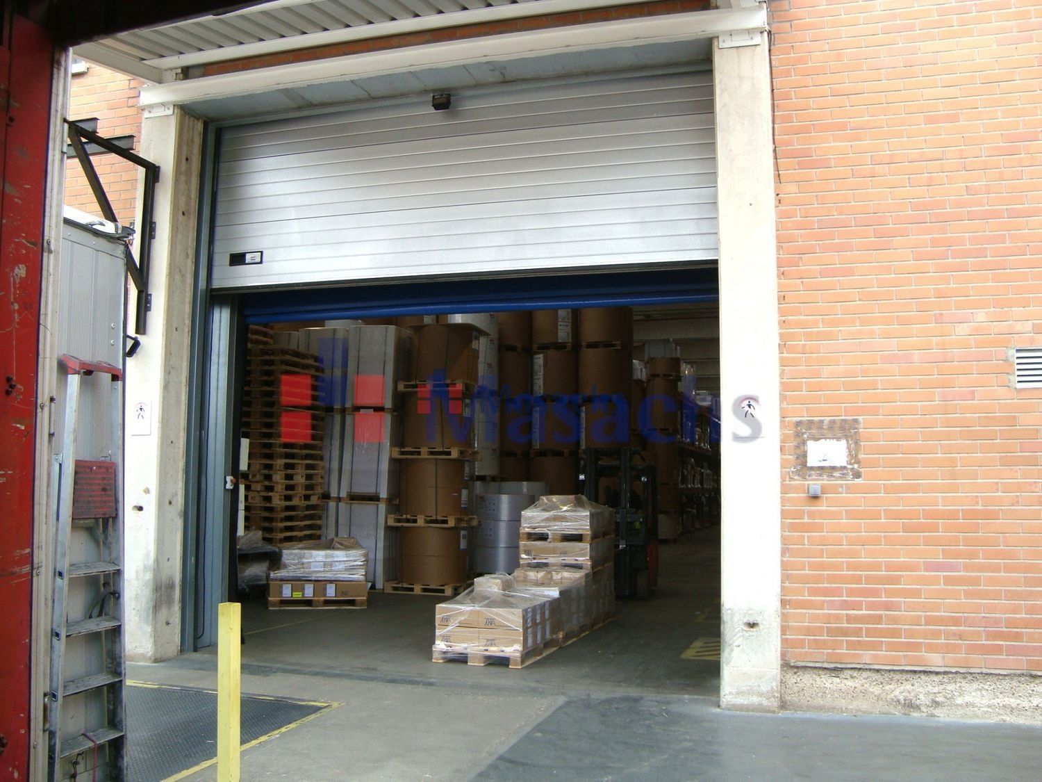 Vista exterior de Nau industrial de lloguer en Alcalá de Henares