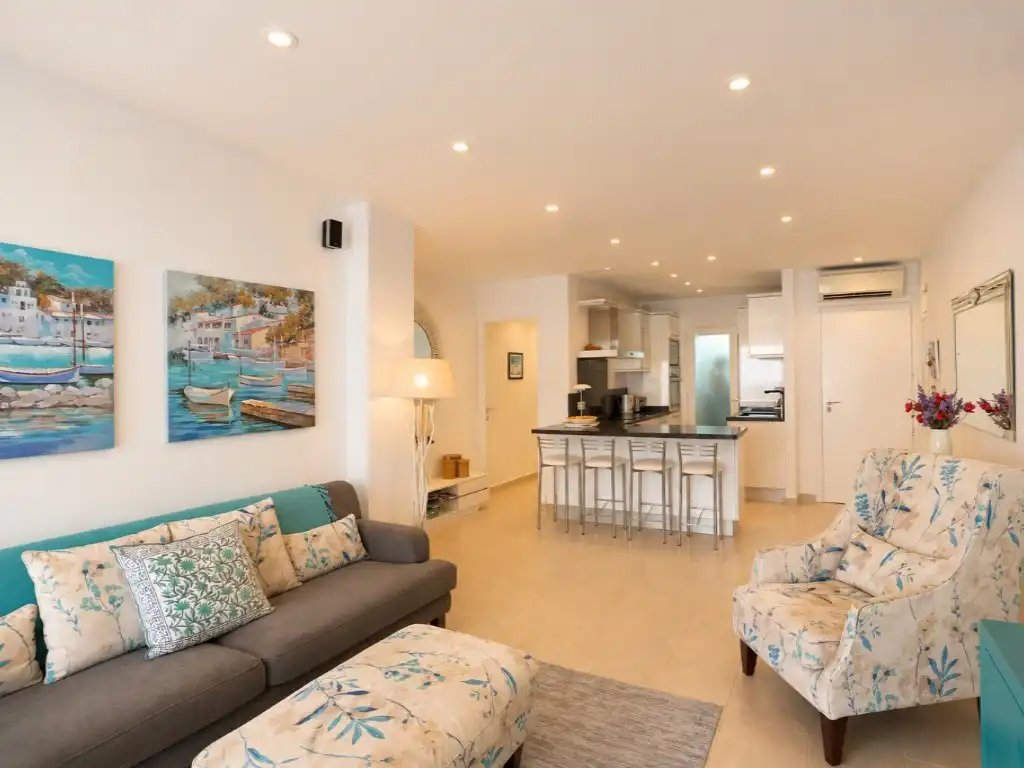 Wohnzimmer von Wohnung zur Miete in Calvià mit Klimaanlage, Privatgarten und Terrasse