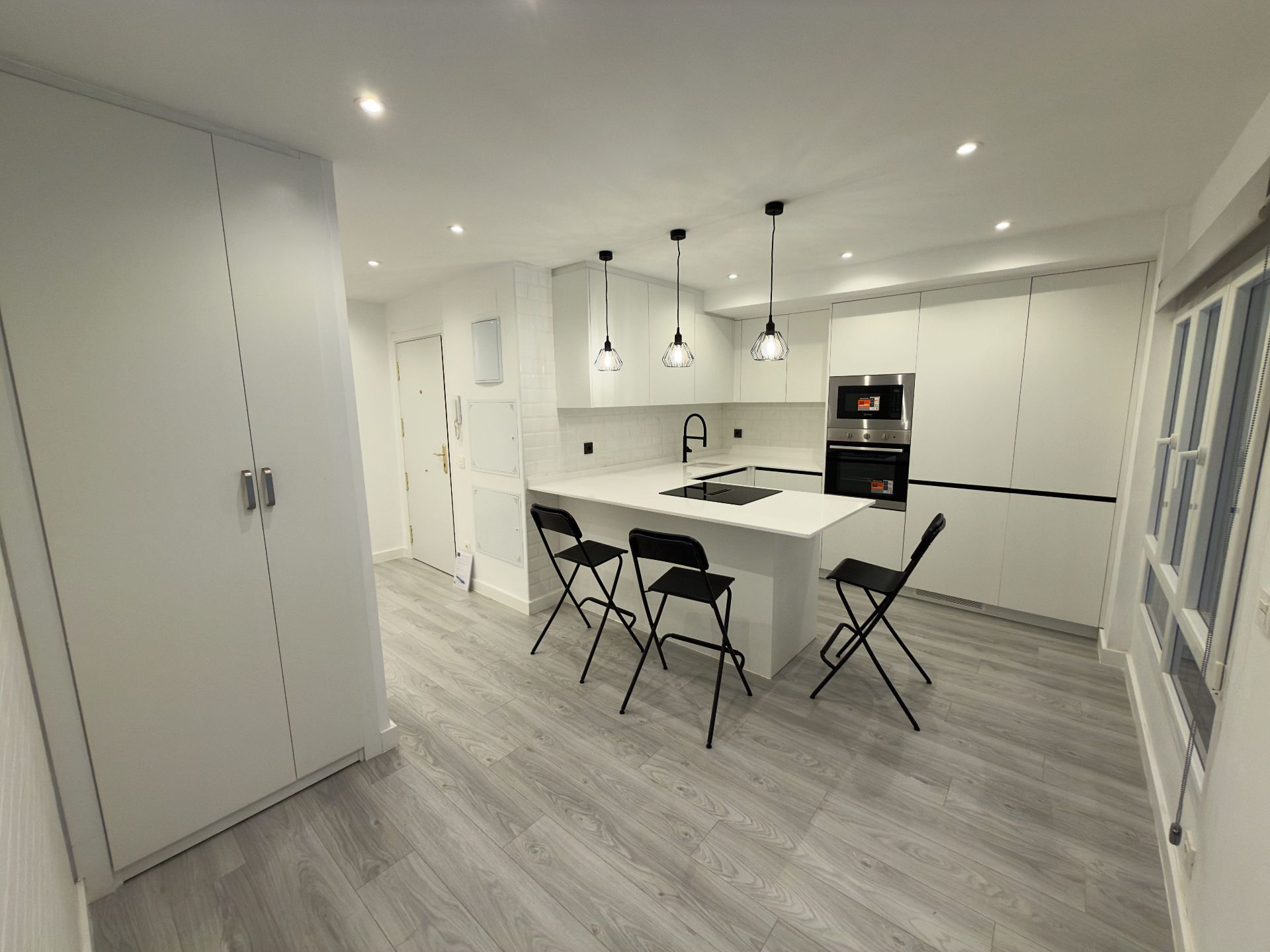 Cuina de Apartament de lloguer en Gijón  amb Calefacció, Parquet i Traster