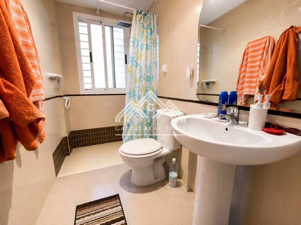 Bathroom of Flat for sale in Dos Hermanas  with Air Conditioner, Private garden and Storage room